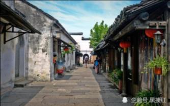 中化三建承建的贵州骐信煤炭深加工项目制冷循环水装置封顶大吉